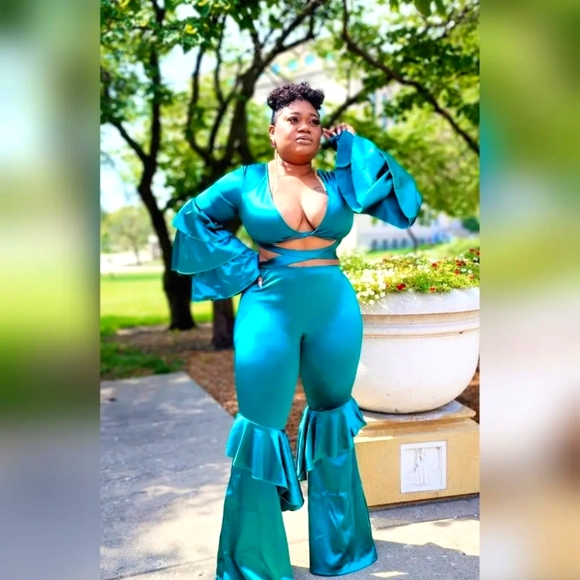 Matching Set - Picture 2 of 3